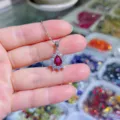 Elegante tropfenförmige rote Kristall Zirkonia Cluster Silber Halskette Anhänger für Damen Mode - Rosenroter Anhänger Ohne Kette