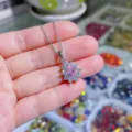 Wunderschöne blumenförmige pink Zirkonia Anhänger Halskette mit Silberkette für elegante Mode. - Rosa Zirkonia Anhänger Ohne Kette