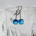 Kupfer Inkrustierte Blaue Zirkon Geometrische Hängeohrringe Modeschmuck für Damen - Seeblau Palladium Weiß