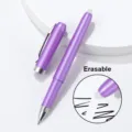 Penna gel cancellabile con inchiostro nero e fusto viola elegante per scrittura quotidiana. - Viola