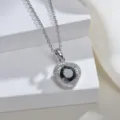 Silber Zirkon Anhänger Halskette mit schwarzem Stein und glitzerndem Halo Design Variante. - Schwarz