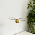Handgefertigte Kupferdraht Biene Insekt Ornament Detailansicht mit grüne Perle Dekoration - Große Gelbe Perle / 20cm