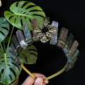 Cerchietto corona in cristallo naturale con pietre avvolte e dettaglio gioiello vintage gotico. - Stile Dea Girasole Oro Agata Indiana / Colorato