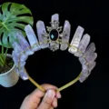 Cerchietto corona in cristallo ametista grezza naturale con filo metallico per foto da donna - Stile Dea Girasole Oro Amatista Chiara / Viola