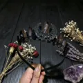 Serre-tête en cristal gothique avec couronne de lune creuse, tiare en quartz noir. - Style Marron Thé Noir