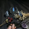 Serre-tête couronne en cristal gothique avec lune creuse, accessoire de cheveux esthétique sombre. - Gris Bleu