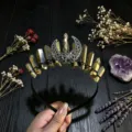 Serre-tête couronne en cristal naturel avec lune argentée et quartz pour femmes. - Or