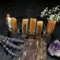 Gotisches Kristall Krone Haarband mit Mond und Rabenschädel, Vintage Haarschmuck für Damen. - Roter Aventurin + Antik Bronze Krähe + Mond