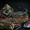 Close-up detail of the handmade green crystal chip headband featuring an exquisite metal butterfly. - Green Agate With Butterfly