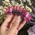 Diadema corona de cristal rosa natural con motivo de luna de metal negro para mujeres. - Alambre Negro Triple Luna / Rosa rojo