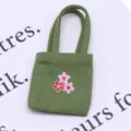 Miniature green canvas tote bag dollhouse accessory, floral print handbag for bjd scenes. - Green