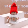 Miniatura bambola di Natale lavorata a maglia ornamento, simpatico cappello di lana testa di legno. - Bottone - bianco
