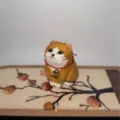 Handgeschnitzte Holz Katze Figur Schreibtisch Auto Dekoration niedliche emotionale Heilung Geschenk - Gelbe Katze mit Glocke