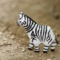 Statua di zebra in legno fatta a mano, ornamento decorativo da scrivania per la casa. - Piccola Zebra