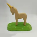 Figura de unicornio de madera decoracion de escritorio artesanal con base verde - Unicornio