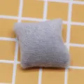 Oreiller en peluche miniature pour maison de poupée, coussin gris confortable pour canapé. - Gris