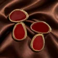 Boucles d'oreilles pendantes doubles rouges bordées d'or rétro pour les femmes élégantes - Style Épissé Émail Rouge Bordé d'Or (JMX-ER9587) / Rouge
