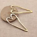 Hohles Herz Metall Anhänger für DIY Schmuckherstellung Handwerk und Accessoires Design. - Altgold