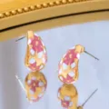Jolies boucles d'oreilles clous émail irrégulier goutte rose blanc chic élégant mode - Goutte d'eau irrégulière en bloc de couleurs rose et blanc (JMX-ER9417)