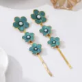 Superbes boucles d'oreilles longues fleurs émail turquoise dorées, bijoux tendance. - Vert (JMX-ER9428)