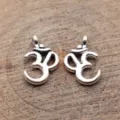 Antiksilber Om Yoga Symbol Anhänger DIY Schmuck Zubehör Accessoires, 16x11mm, leicht. - Antiksilber