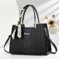 Schwarze geprägte Damentasche Shopper mit stilvollem Schal, vielseitige Umhängetasche. - Gesteppter Schal-Stil / Schwarz