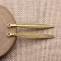 Antikgold lange Feder Metall Anhänger DIY Schmuck Zubehör 51x5.5mm schöne Detailansicht. - Altgold