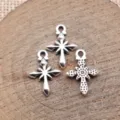 Colgantes de metal con forma de estrella de cruz plateada vintage para manualidades DIY. - Plata antigua