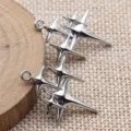Silberne Punk Gothic spitz Stern Metall Anhänger Charms für DIY Schmuck basteln 29x23mm - Weißgold