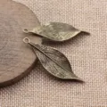 Antik vergoldeter Blatt Anhänger im Vintage Design für DIY Schmuckherstellung Zubehör stilvoll. - Antikbronze