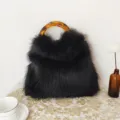 Schwarze Kunstpelz Handtasche mit Schildpatt Griff, vintage Herbst Winter Pluesch Tasche. - Mittel / Schwarzes Langhaar