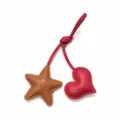 Pendentif de sac étoile et cœur en cuir fait main, jolie décoration de sac et cadeau de voiture. - Cœur Rouge Vif avec Étoile Marron Clair
