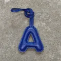 Pendentif de sac lettre A en cuir bleu charm initial porte-clés accessoire de mode auto. - Bleu saphir