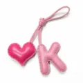 Rosa Leder Herz Buchstabe K Tasche Anhänger Handgemacht Initial Schlüsselanhänger Accessoire - Rosa mit Rosenrotem Herz