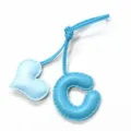 Colgante de bolso de cuero azul claro letra C y corazón, colgante hecho a mano para bolsos. - Azul Cielo con Corazón Azul Claro