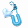 Handgemachte Leder U Buchstabe Herz Tasche Anhänger blau süßer Schlüsselanhänger Accessoire - Buchstabe U Stil / Himmelblau mit Hellblauem Herz