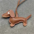 Pendentif de sac teckel en cuir marron mignon chiot porte-monnaie accessoire de luxe - Beige