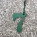 Ciondolo per borsa numero 7 in pelle verde accessorio portafortuna per borsa fai da te. - Verde Scuro