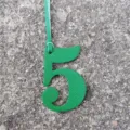 Détail du pendentif de sac chiffre 5 en cuir vert, porte-clés élégant pour accessoires DIY - Vert