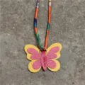 Mini colgante de bolso de mariposa de cuero con correa de pañuelo de seda, accesorio dulce. - Rosa Roja Y Amarillo