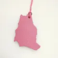 Roze lederen landkaart tas bedel en auto hangende hanger accessoire voor stijlvol dagelijks gebruik. - Roze