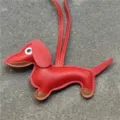 Charm sac chien teckel en cuir mignon, pendentif accessoire sac à main chiot rouge élégant - Rouge