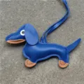 Charm pendentif sac chien teckel en cuir bleu accessoire vue détaillée joli chiot mignon - Bleu