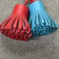 Ciondolo Nappa Pelle Montone Variante Blu Rosso Portachiavi Accessorio DIY - Blu Cielo e Rosso