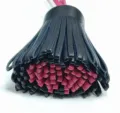 Zweifarbiges Leder Quasten Taschenanhänger und Auto Hängeornament für stilvolle Accessoires. - Innen Rosenrot mit Schwarz