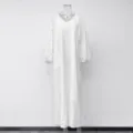 Detail de robe longue brodee evidee blanche, style elegant de couverture de plage d'ete. - S / Blanc