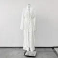 Set cardigan lungo casual bianco e pantaloni larghi dettaglio vista, elegante. - Taglia unica / Top e Pantaloni / Bianco