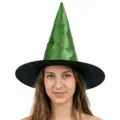 Groene fluwelen heksenhoed met zwarte rand, ideaal voor Halloween feestkostuums en cosplay. - Eén maat / Flannel Heksenhoed / Smaragdgroen