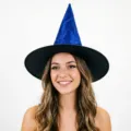 Blauwe fluwelen heksenhoed voor Halloween feest, stijlvolle tovenaar kostuum accessoire. - Eén maat / Flannel Heksenhoed / Donkerblauw