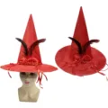 Roter Halloween Hexenhut mit schwarzen Federn und Rosen für Kostümparty und Karneval. - Rosen Feder Band Stil / Rot